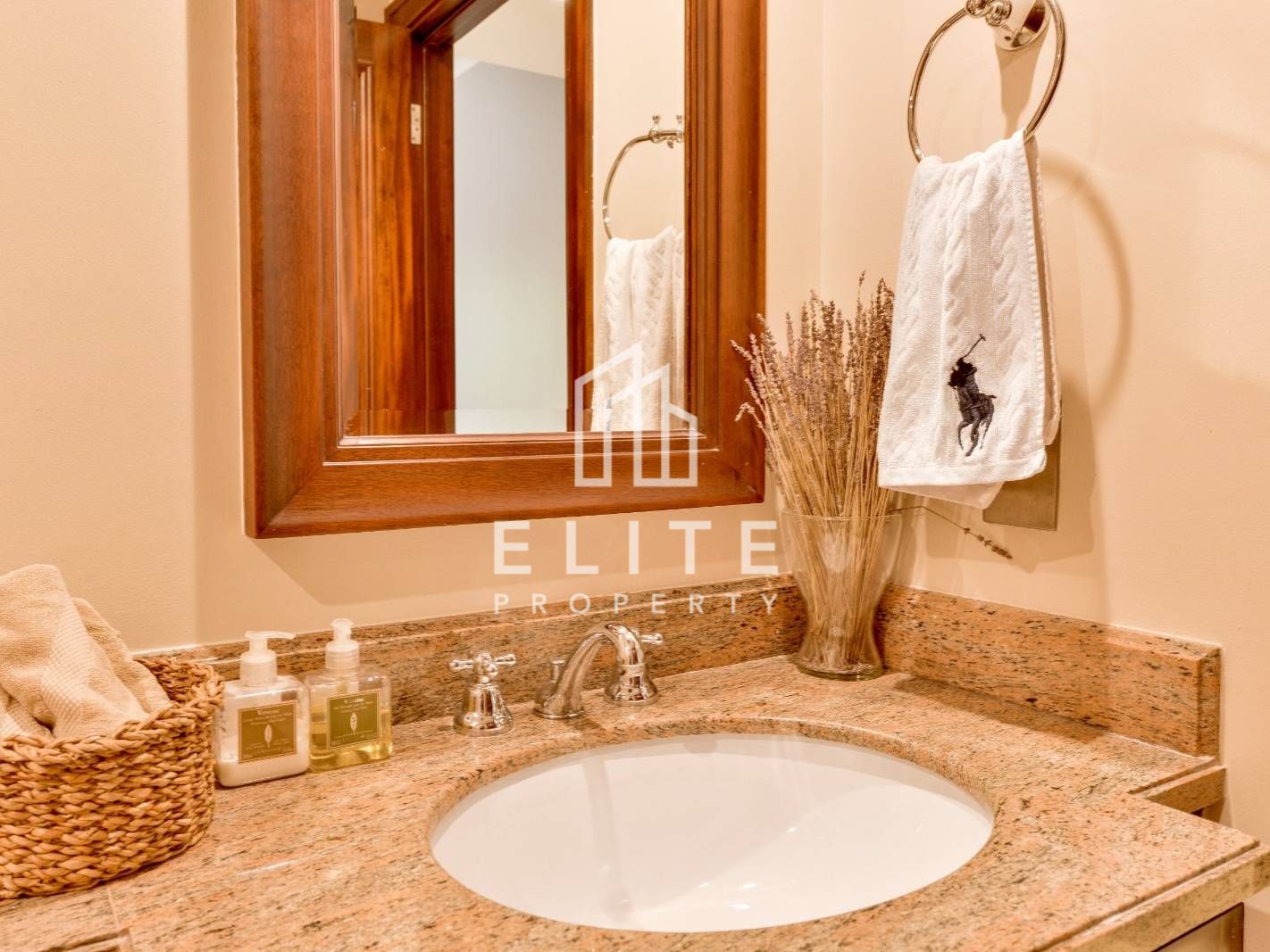 READY TO MOVE-IN, FULLY FURNISHED, SPACIOUS LAYOUT