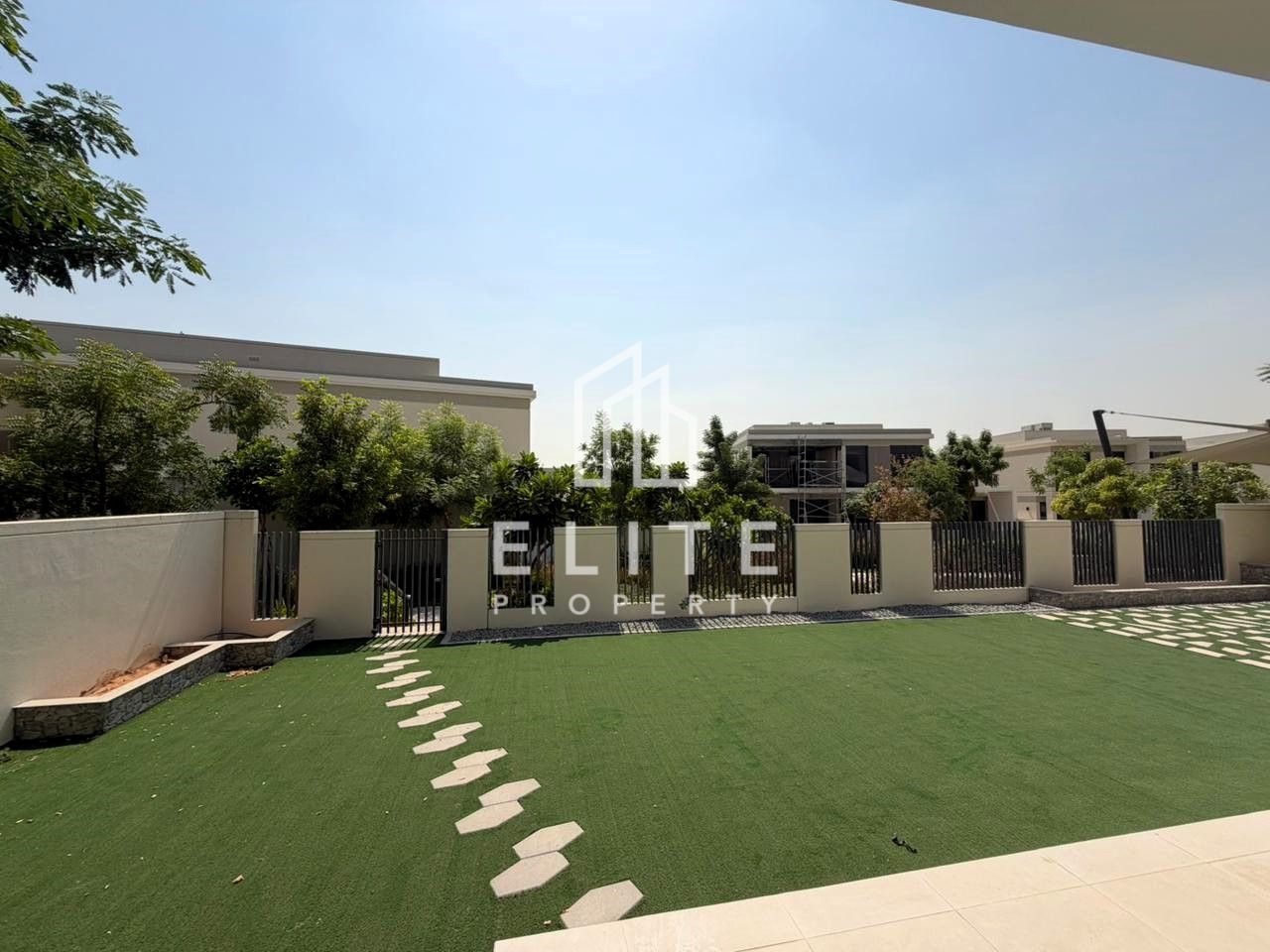 10 seconds to the pool | Internal | Tilal Al Ghaf