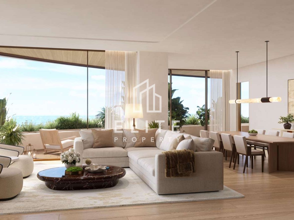 LUXURY RESORT STYLE LIVING | PRIVATE BEACH