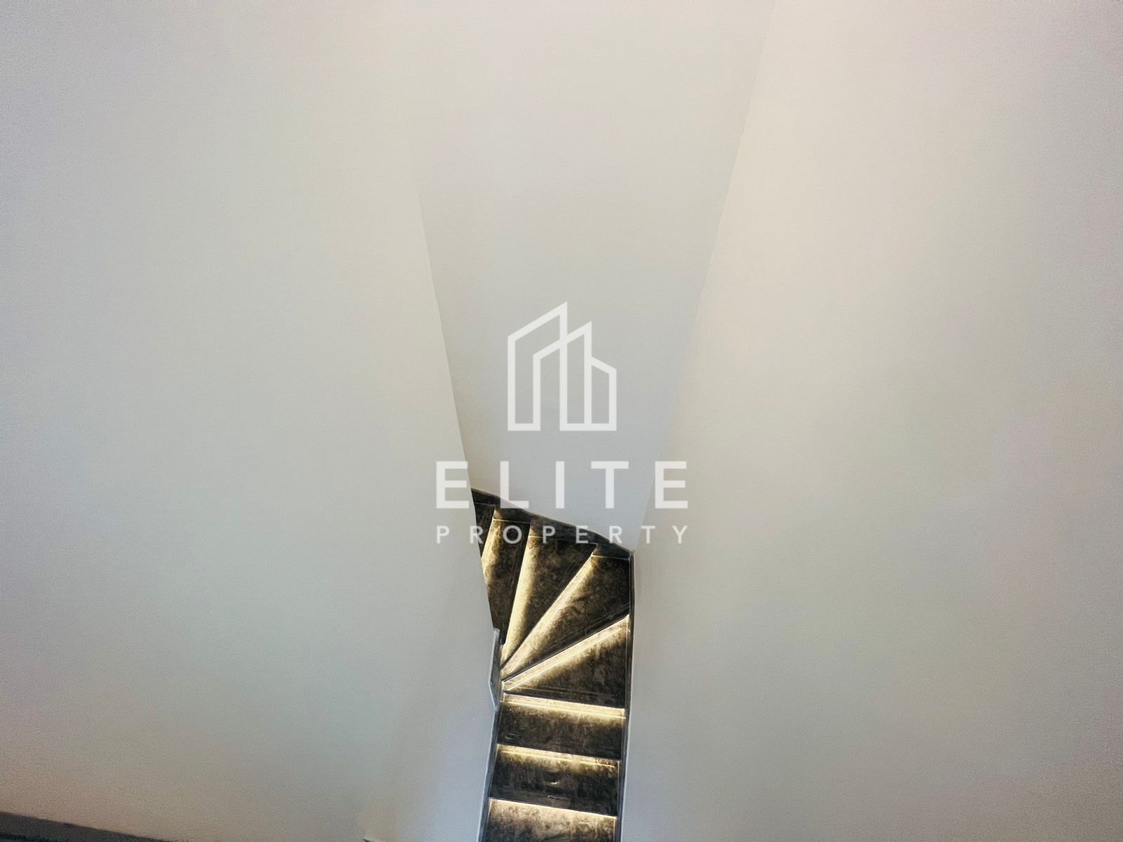 Vacant | 2 floors of living space.