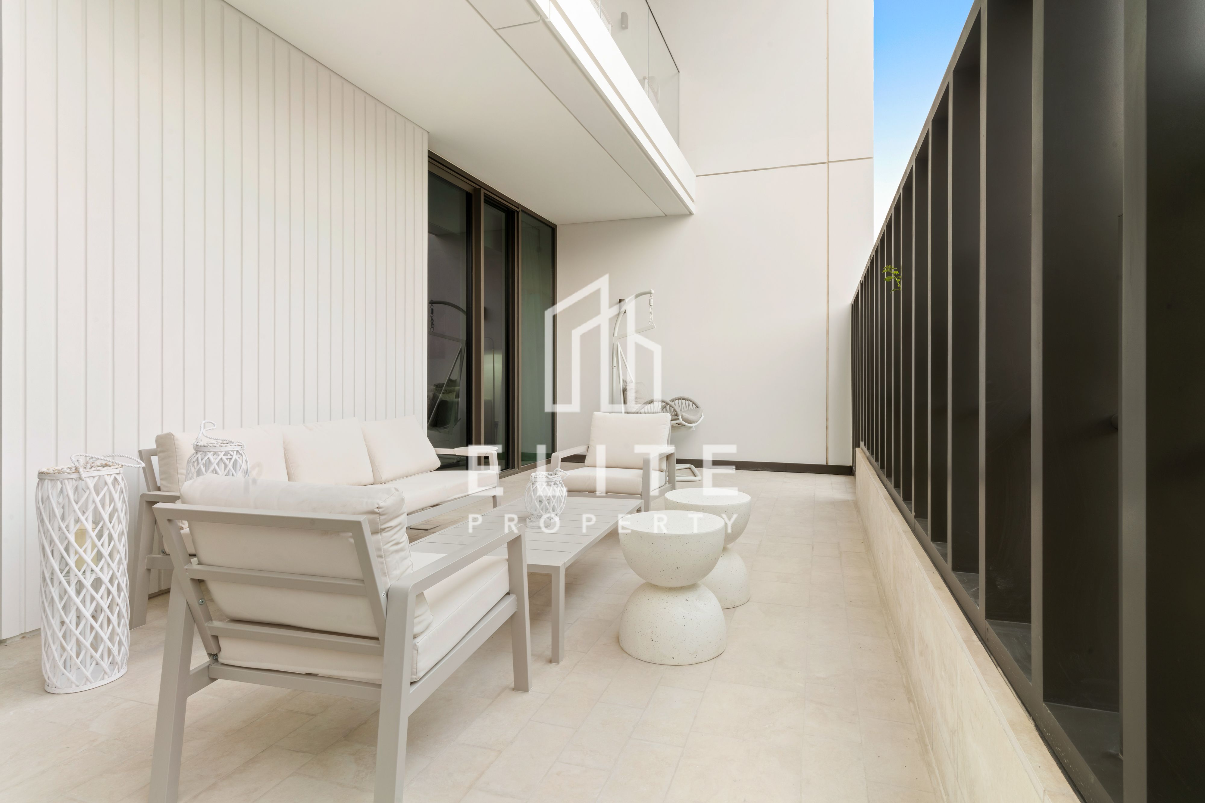 Rare Duplex & Beach Access I Marina Skyline Views