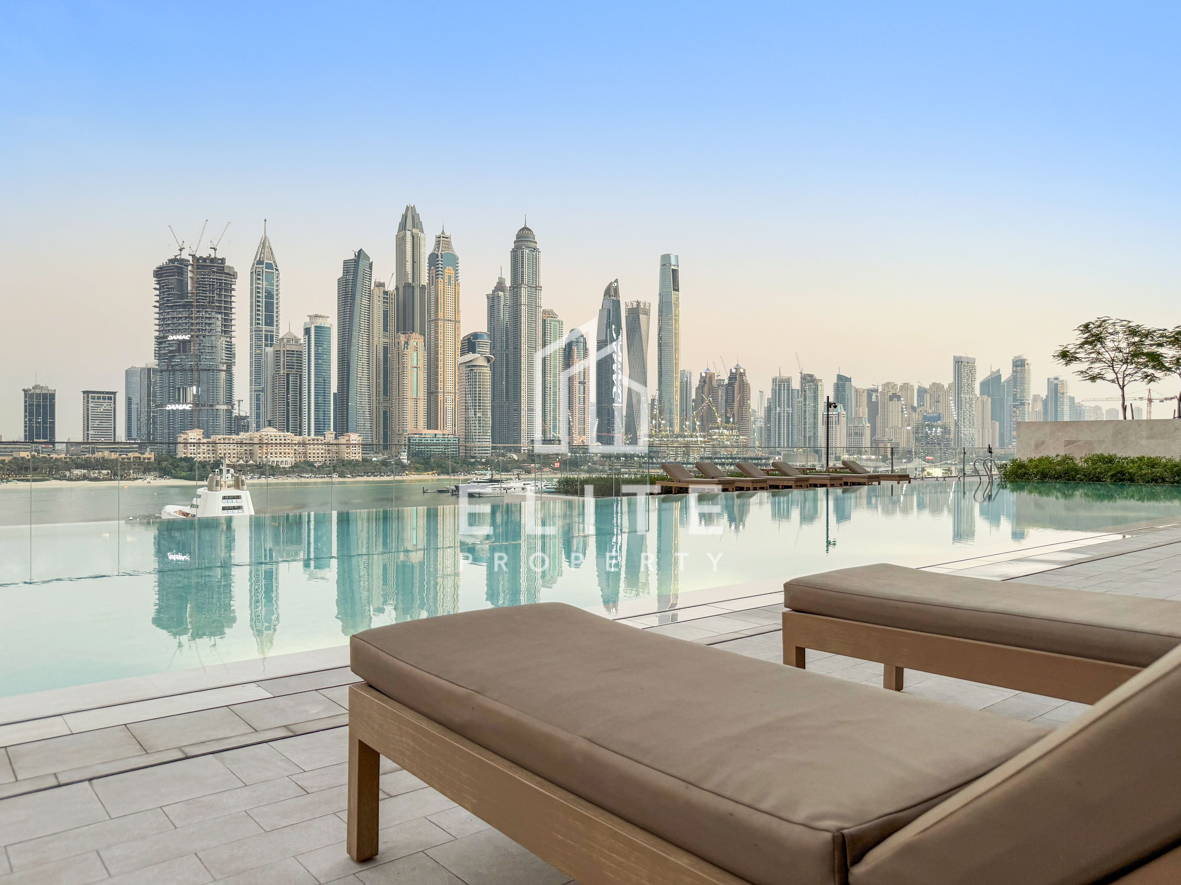 Rare Duplex & Beach Access I Marina Skyline Views