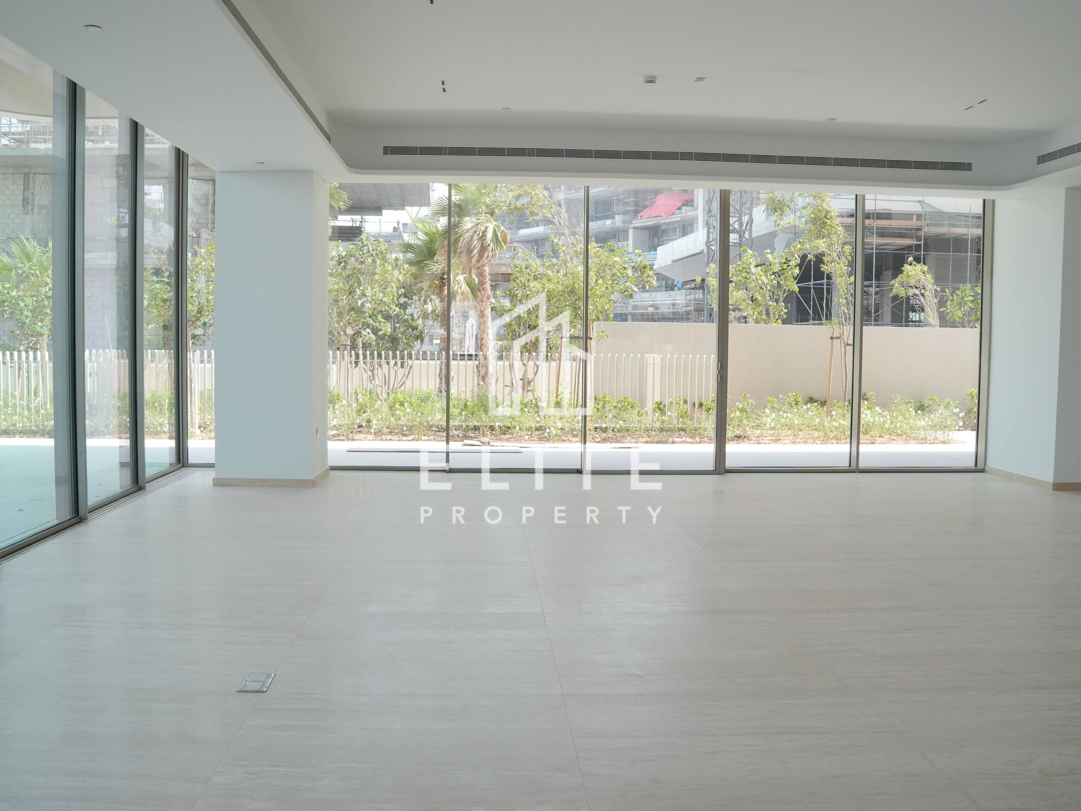One of a Kind Beachfront Villa at Serenia Living | Private Pool | Palm Jumeirah