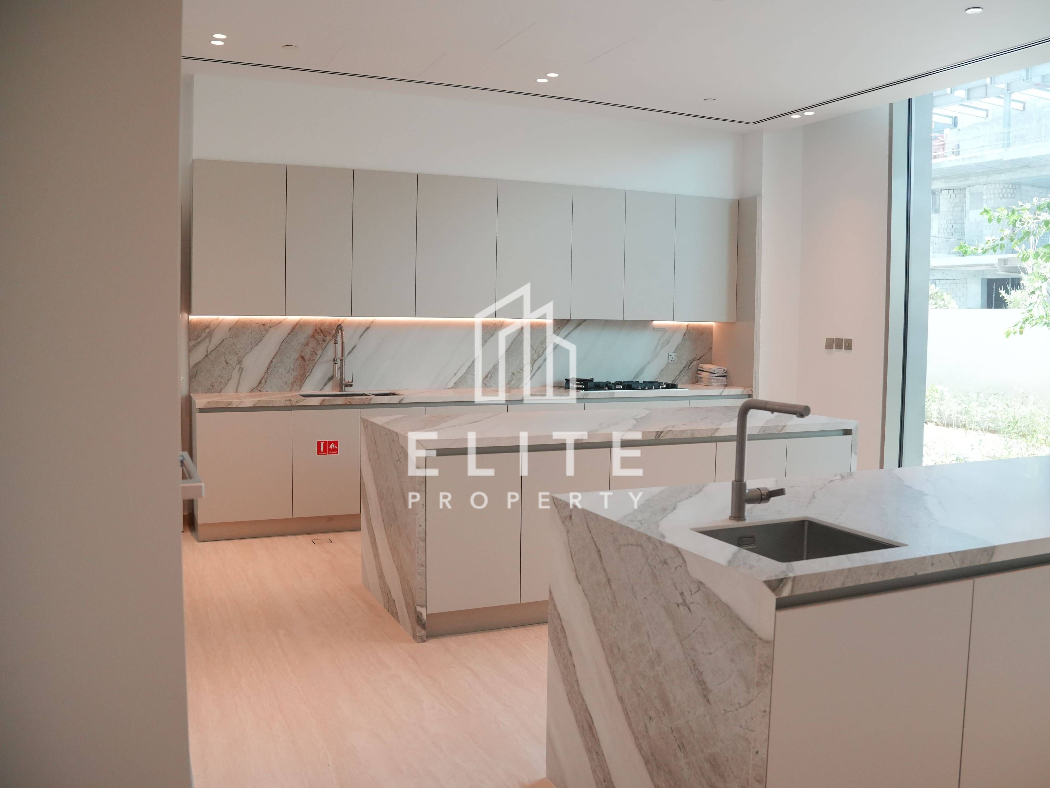 One of a Kind Beachfront Villa at Serenia Living | Private Pool | Palm Jumeirah