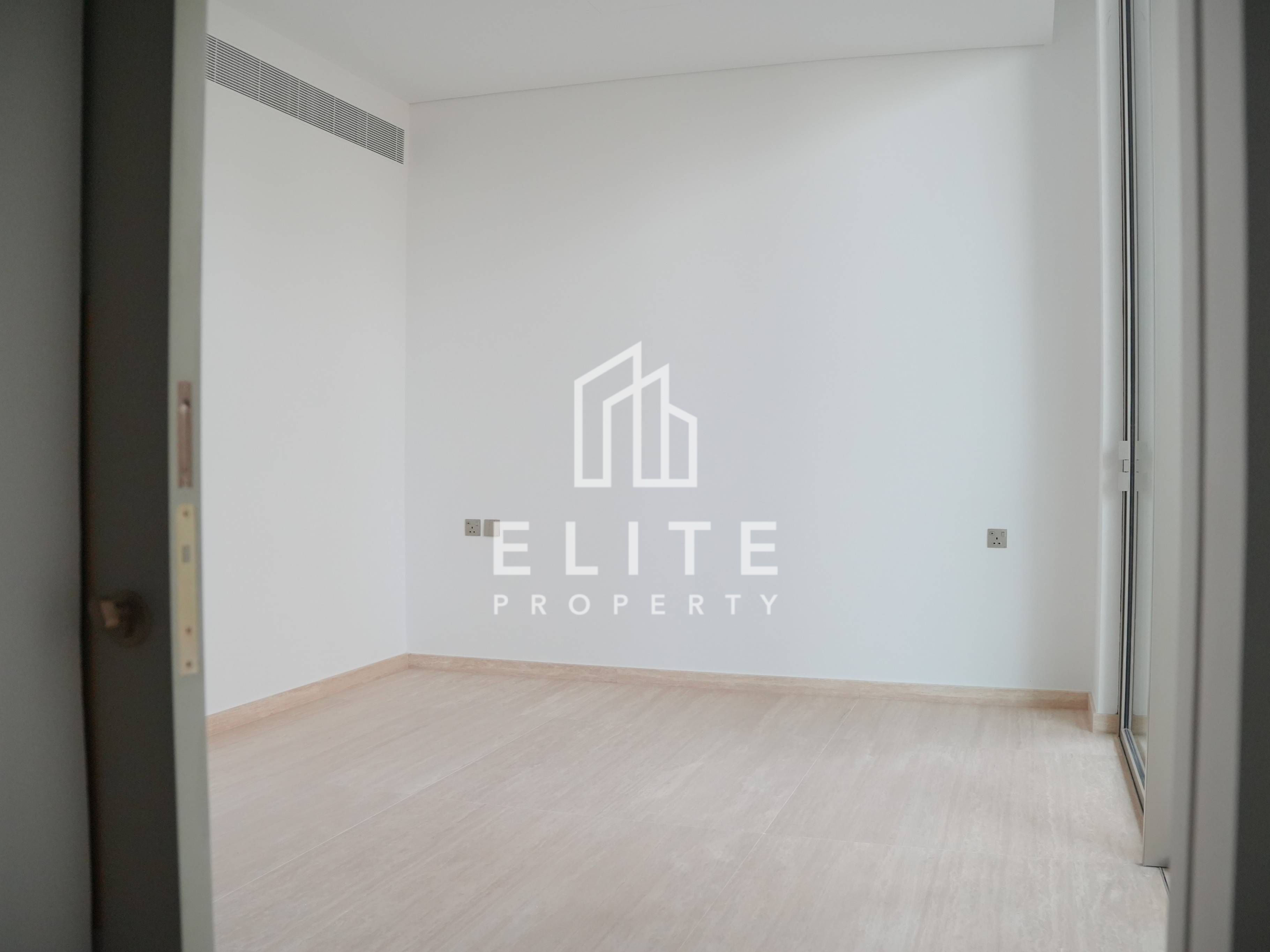 One of a Kind Beachfront Villa at Serenia Living | Private Pool | Palm Jumeirah