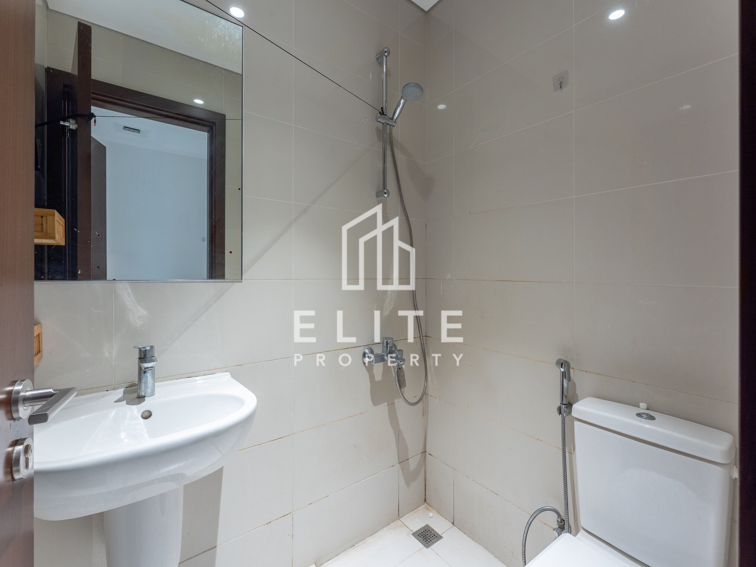 UPGRADED | AVAILABLE ASAP | ADDRESS VIEW