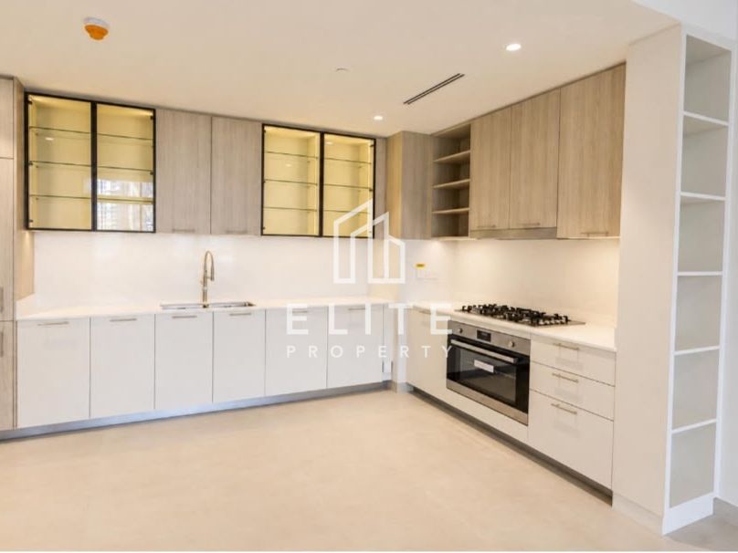 BRAND NEW | ON CENTRAL PARK | WHITE GOODS INCL