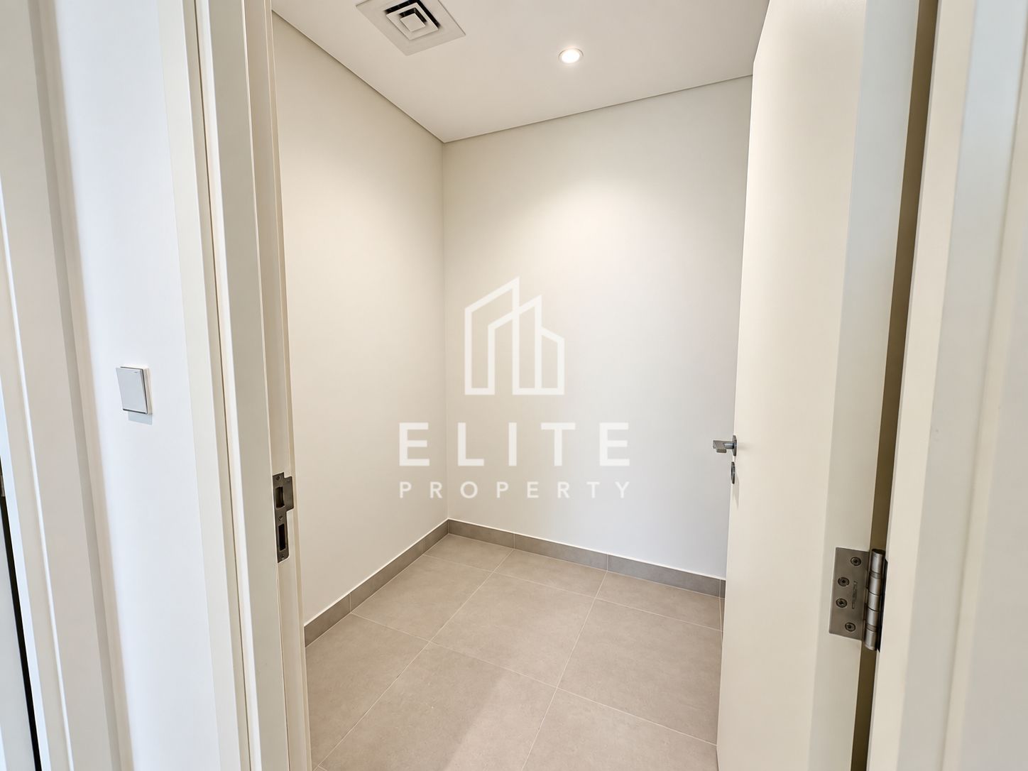 LUXURY BRAND NEW | HUGE TERRACE | BUILT IN KITCHEN