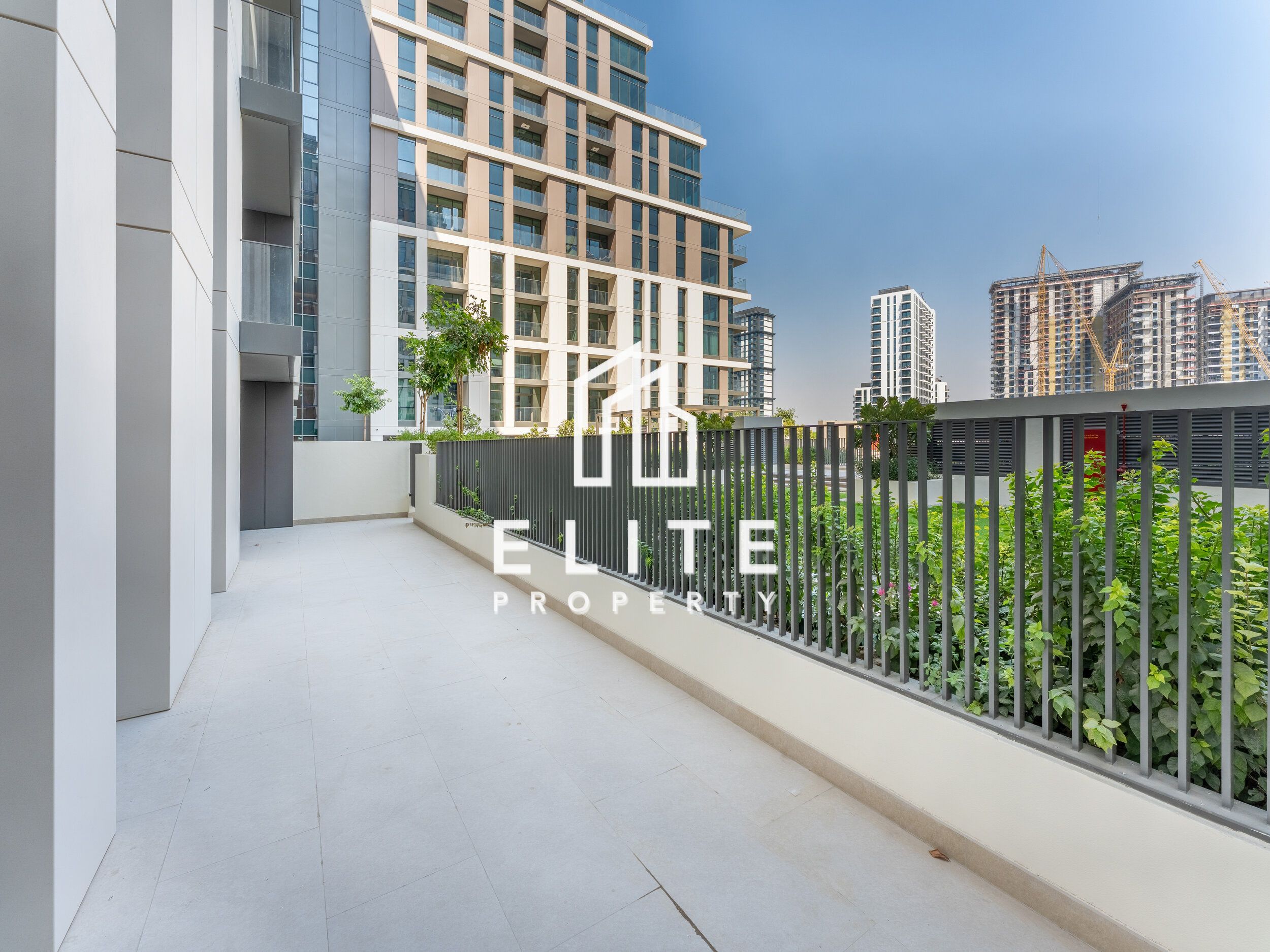 LUXURY BRAND NEW | HUGE TERRACE | BUILT IN KITCHEN