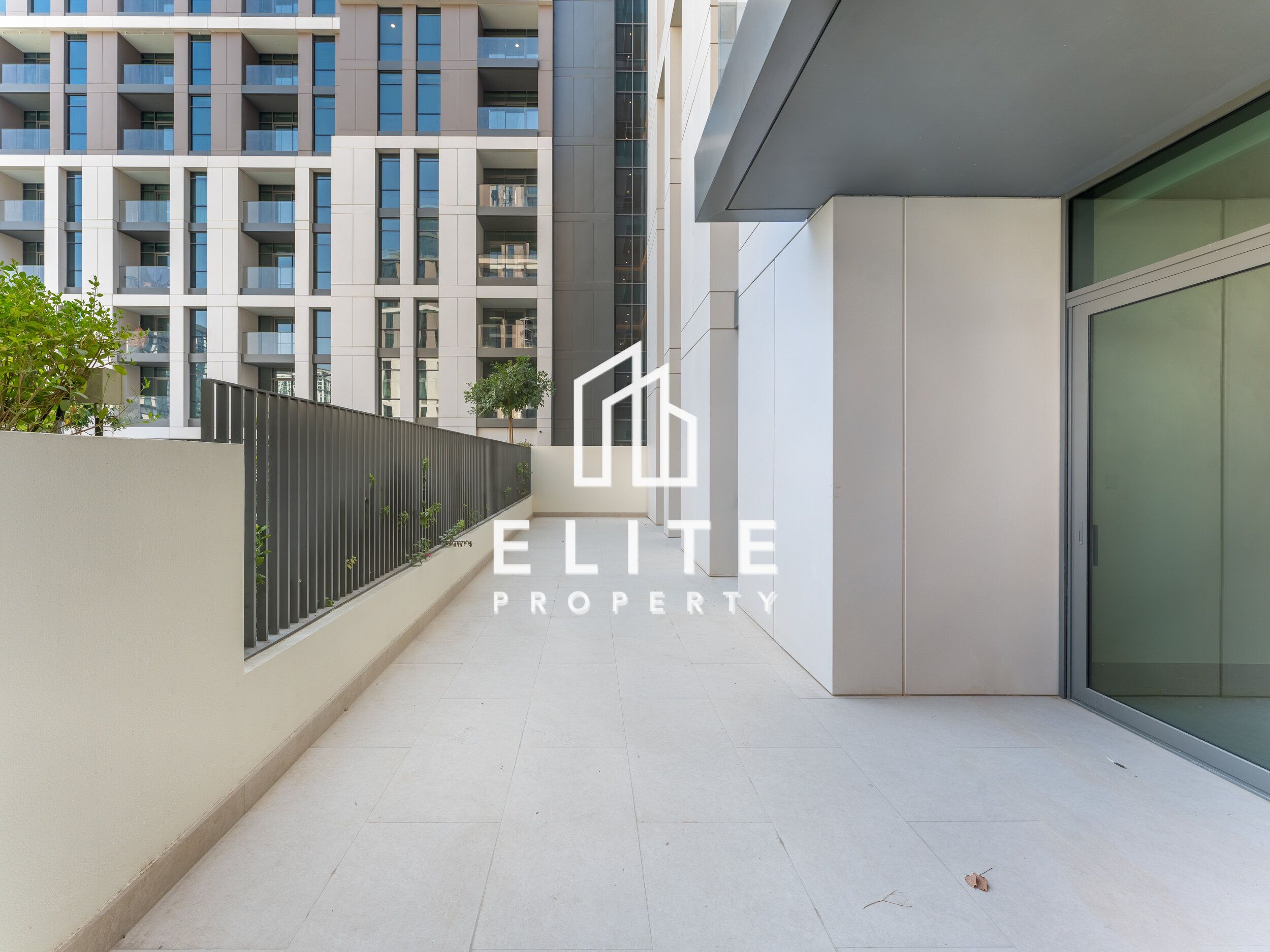 LUXURY BRAND NEW | HUGE TERRACE | BUILT IN KITCHEN