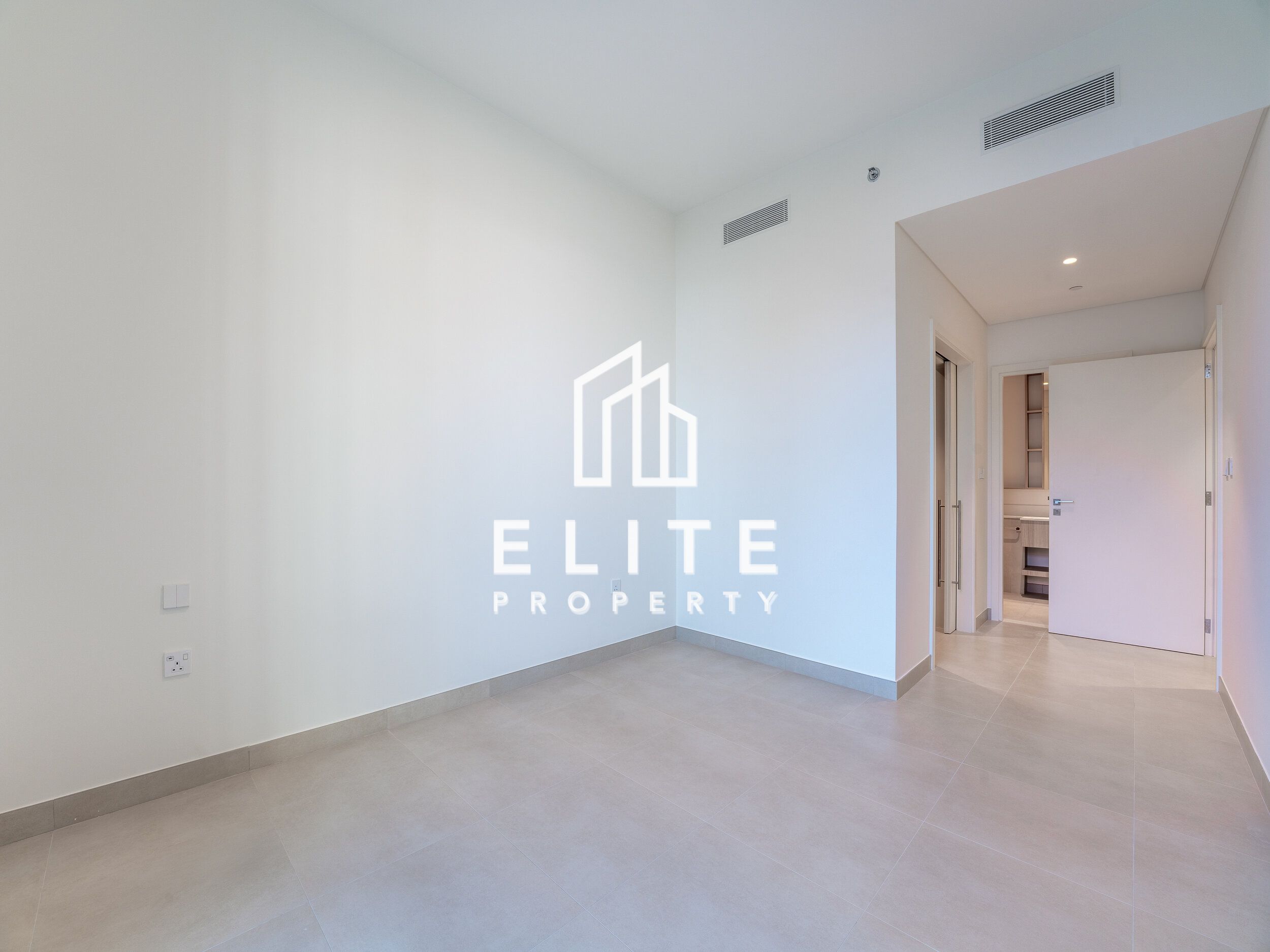 LUXURY BRAND NEW | HUGE TERRACE | BUILT IN KITCHEN