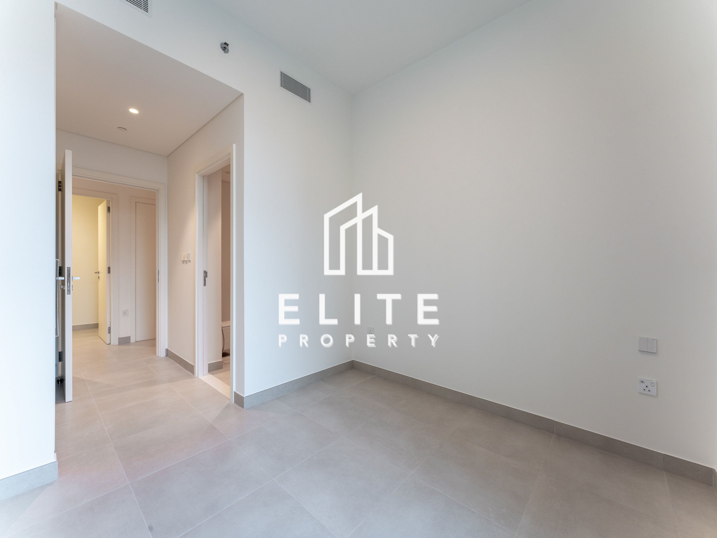 LUXURY BRAND NEW | HUGE TERRACE | BUILT IN KITCHEN