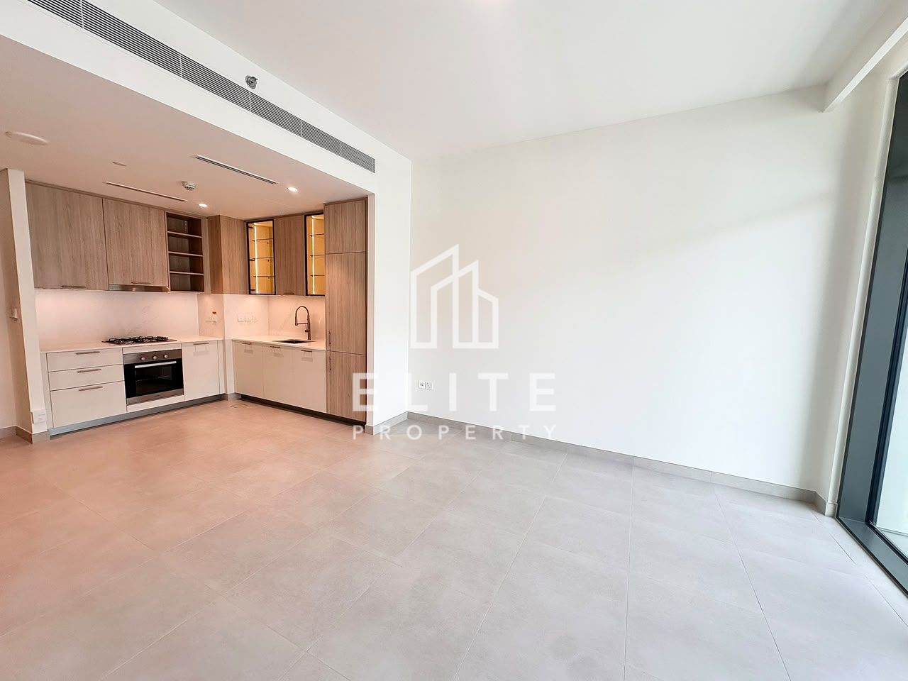 BRAND NEW READY | SPACIOUS | BUILT IN KITCHEN