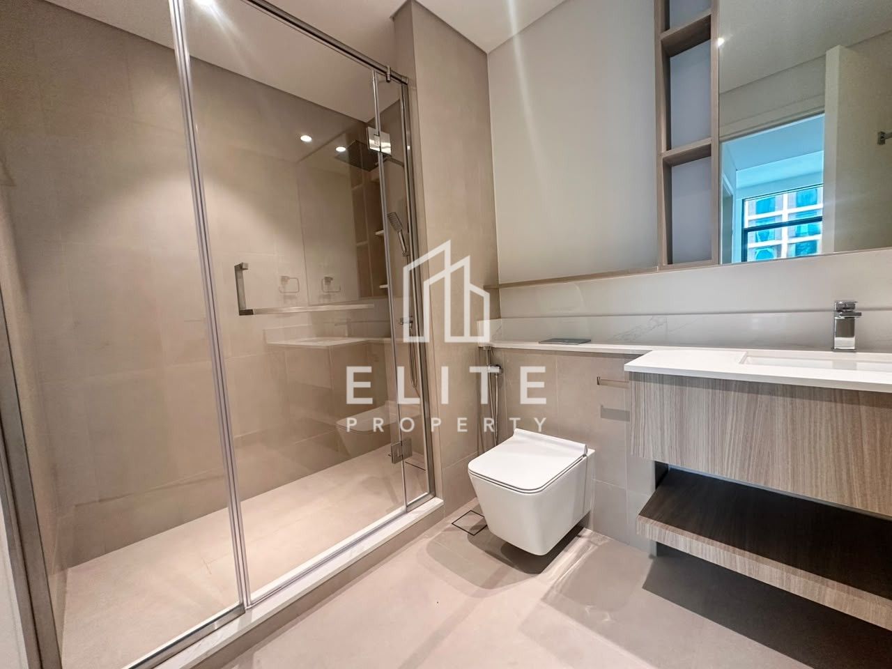 BRAND NEW READY | SPACIOUS | BUILT IN KITCHEN