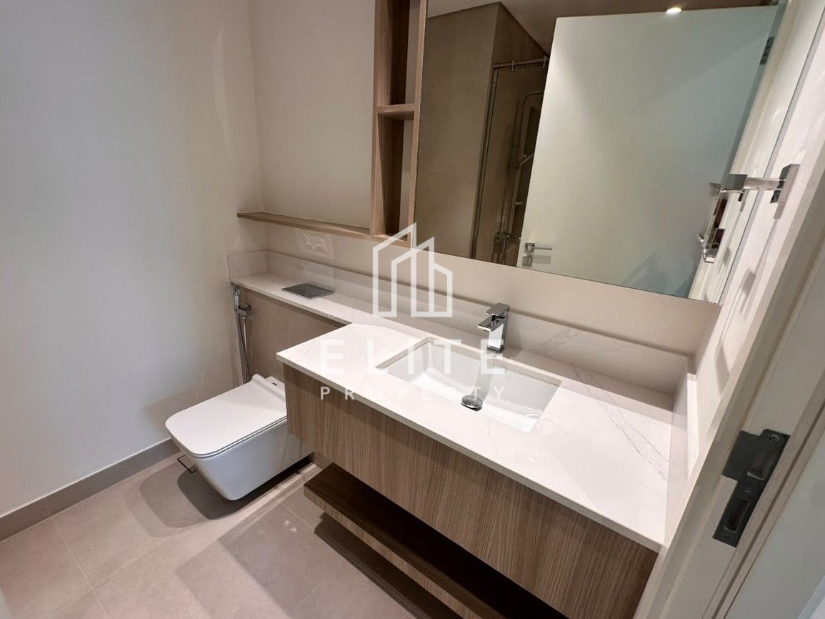 BRAND NEW READY | SPACIOUS | BUILT IN KITCHEN