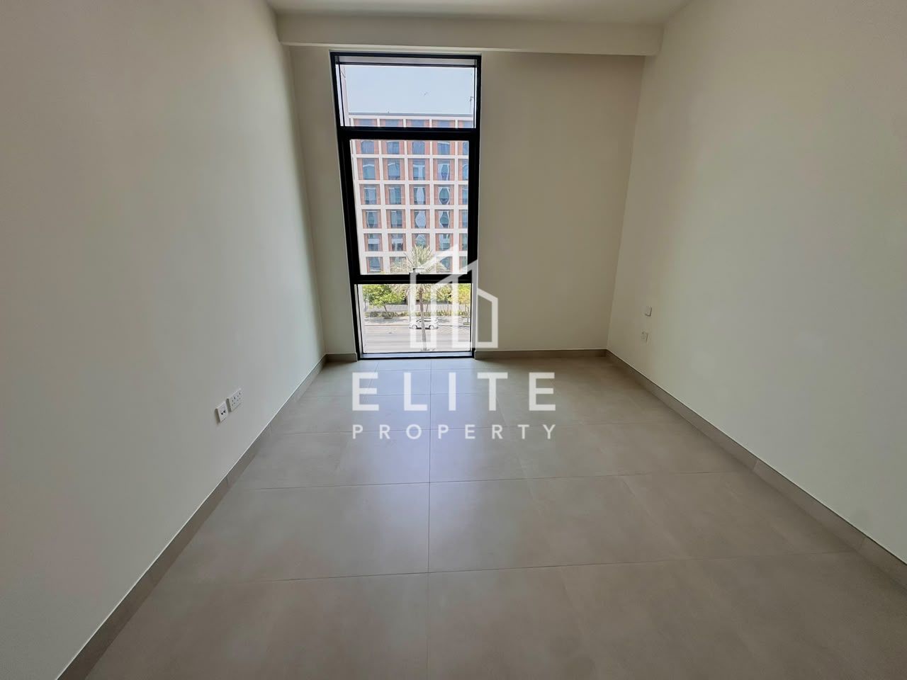 BRAND NEW READY | SPACIOUS | BUILT IN KITCHEN