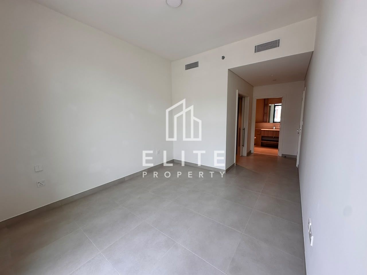 BRAND NEW READY | SPACIOUS | BUILT IN KITCHEN