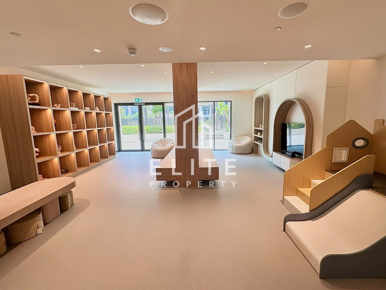 BRAND NEW READY | SPACIOUS | BUILT IN KITCHEN