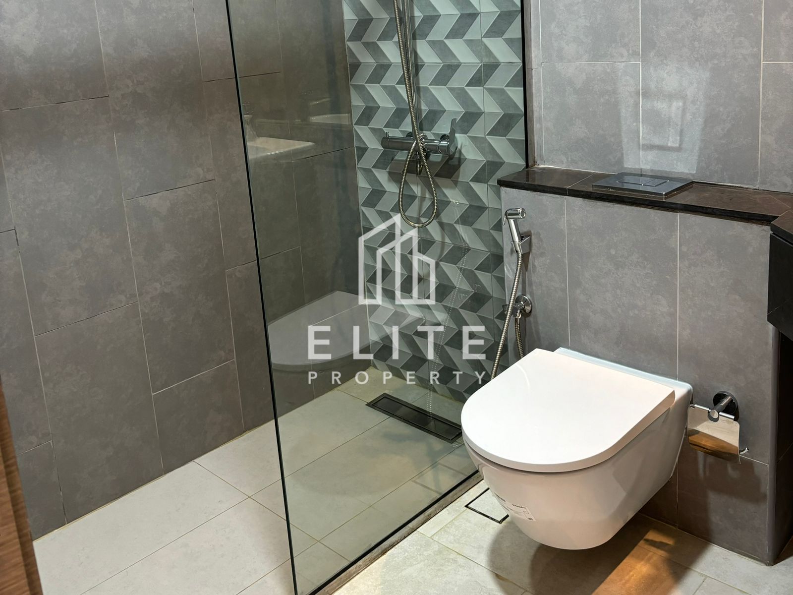 BIG LAYOUT | FLEXIBLE CHEQUES| CORNER UNIT