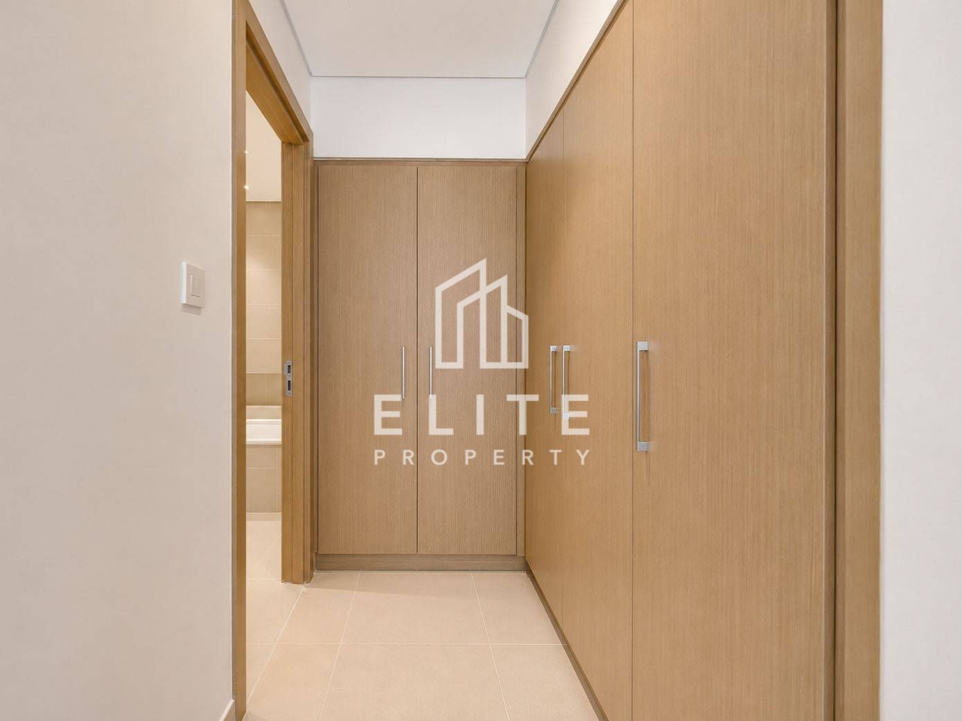 Vacant | Mid Floor | Viewings Possible