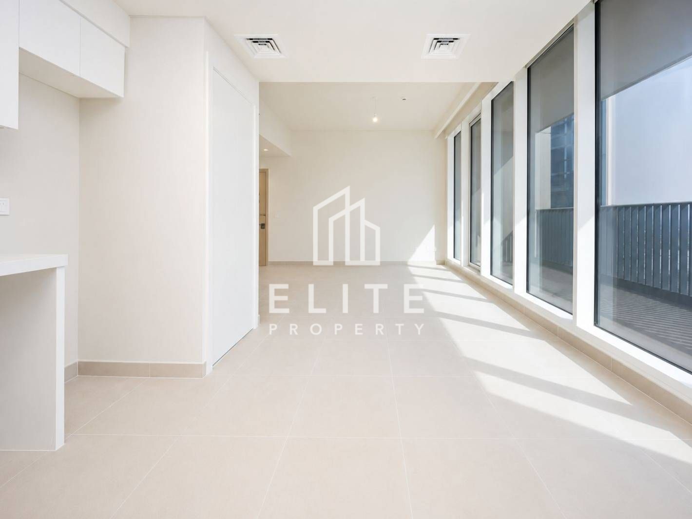 Vacant | Mid Floor | Viewings Possible