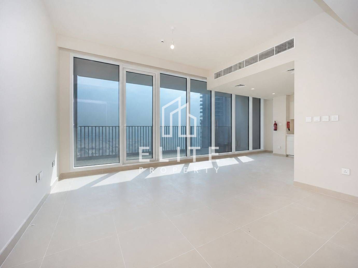 Vacant | Mid Floor | Viewings Possible