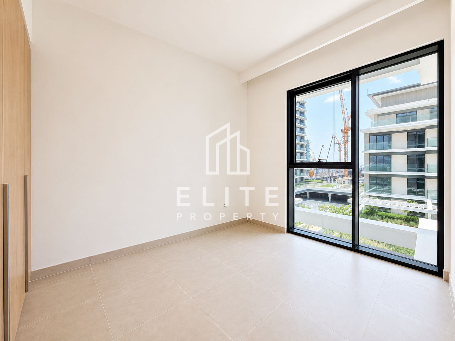 Corner Layout | Low Rise Building | Sea View