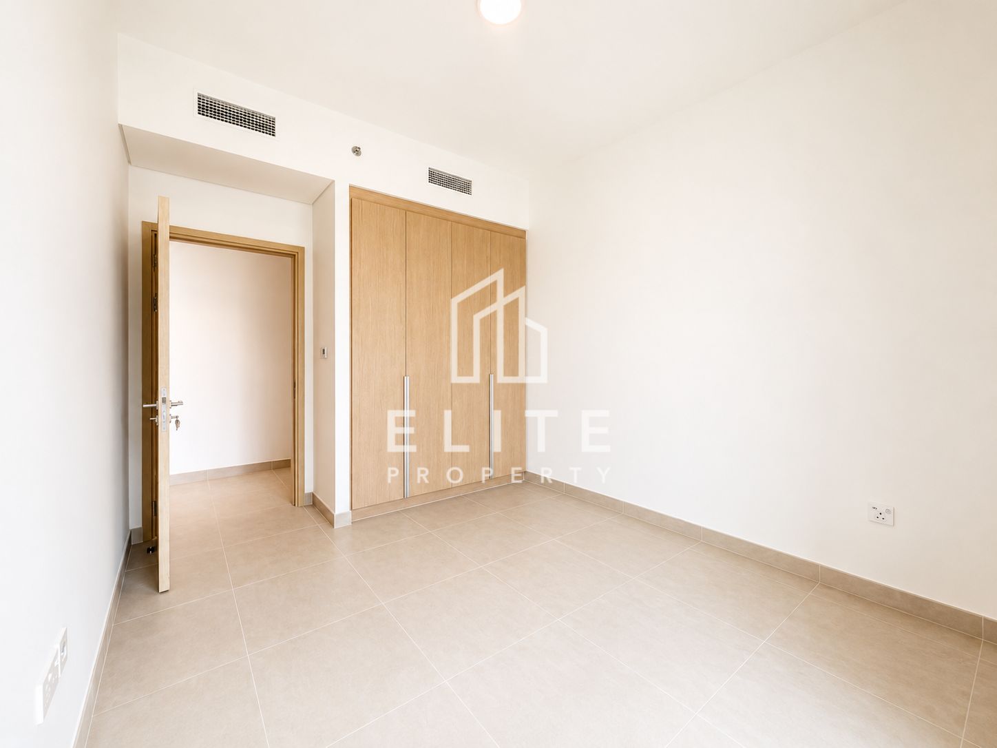 Corner Layout | Low Rise Building | Sea View