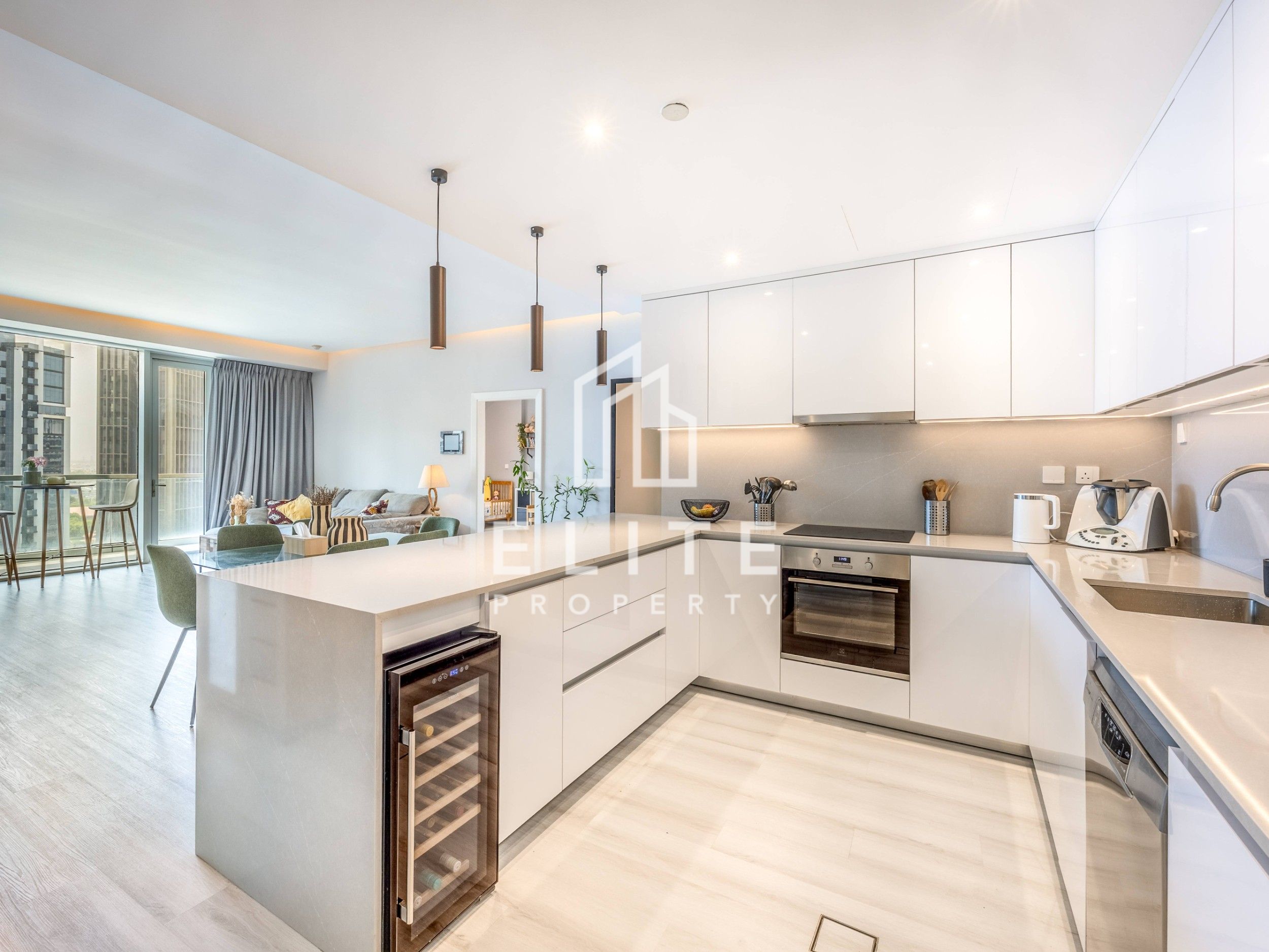 Fully Upgraded | Business bay | Park View