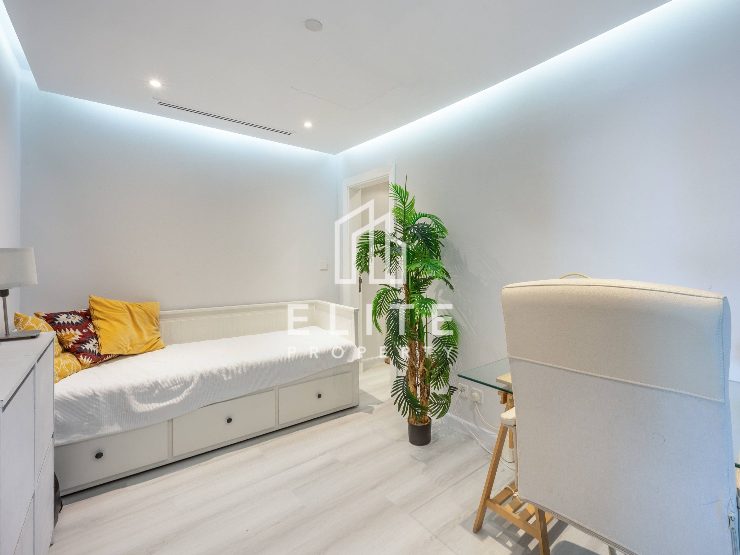 Fully Upgraded | Business bay | Park View