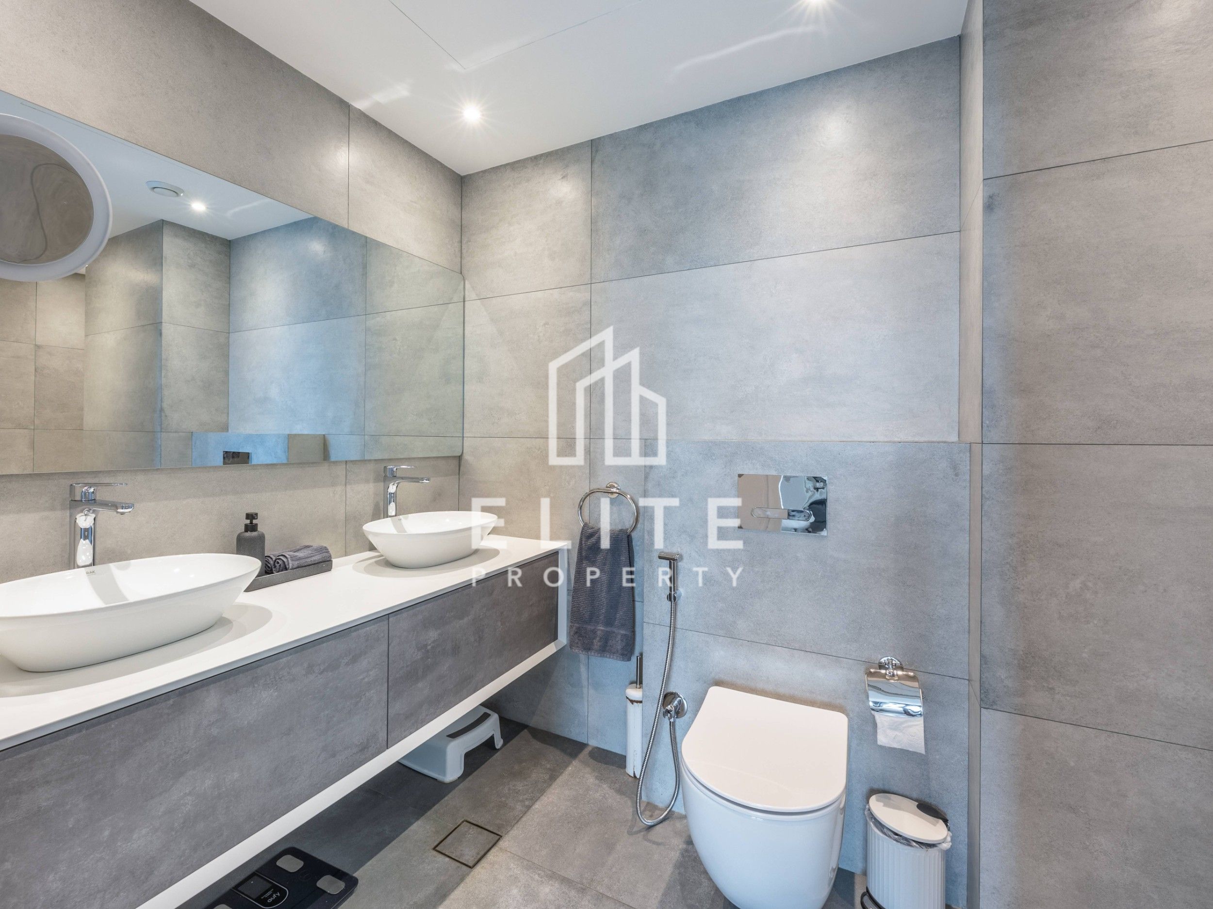 Fully Upgraded | Business bay | Park View