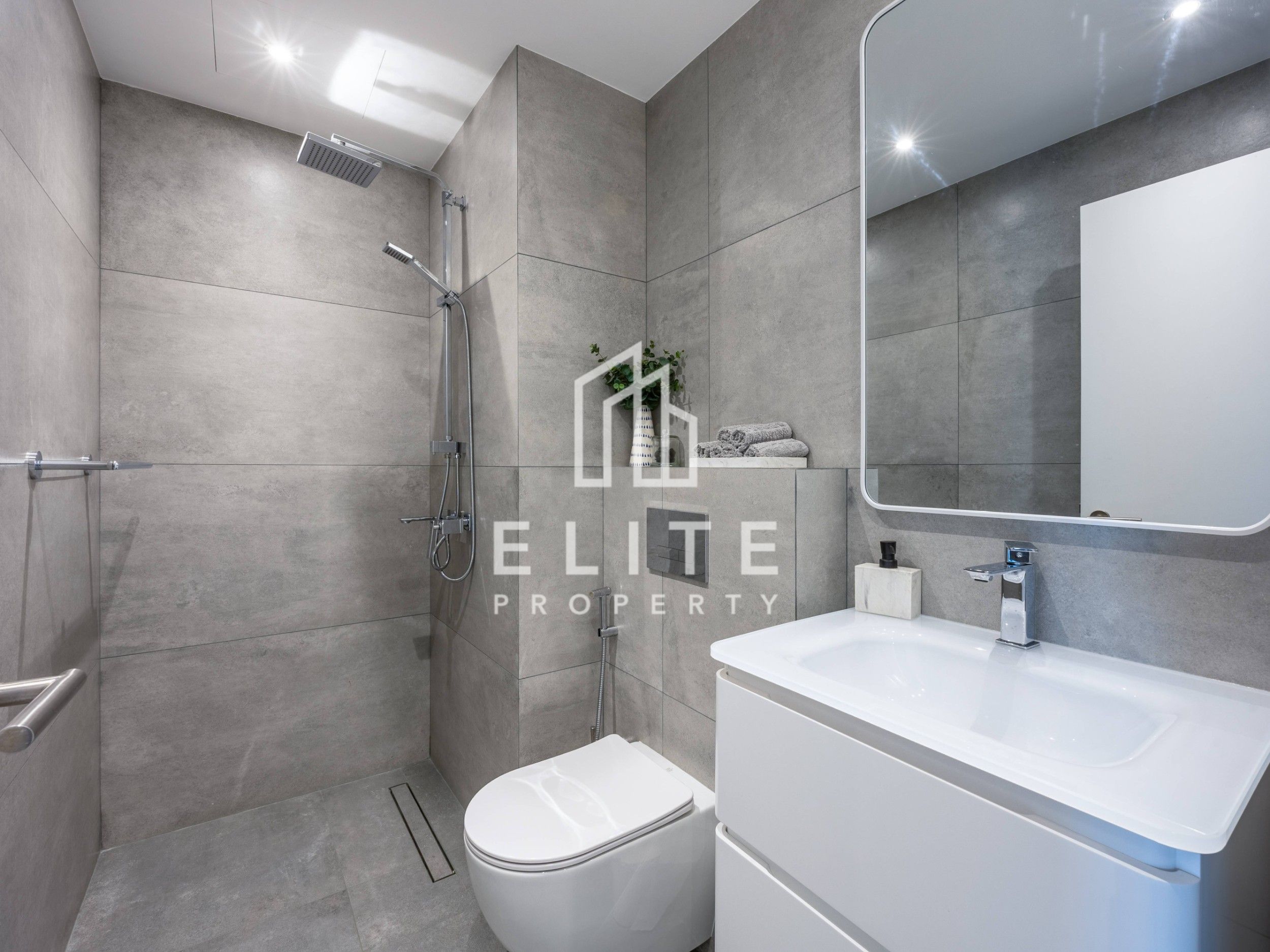 Fully Upgraded | Business bay | Park View