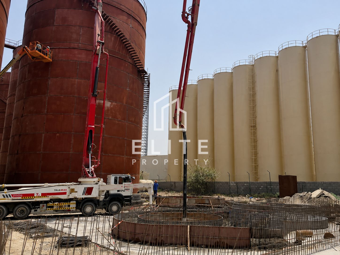 CRUDE OIL TERMINAL INVESTMENT PROPOSAL – 52,000 CBM Capacity  Sales asking price:  AED 55,000,000 / $ 15,000,000 (USD) Sharjah Free Zone, Hamriyah Zone 1, UAE