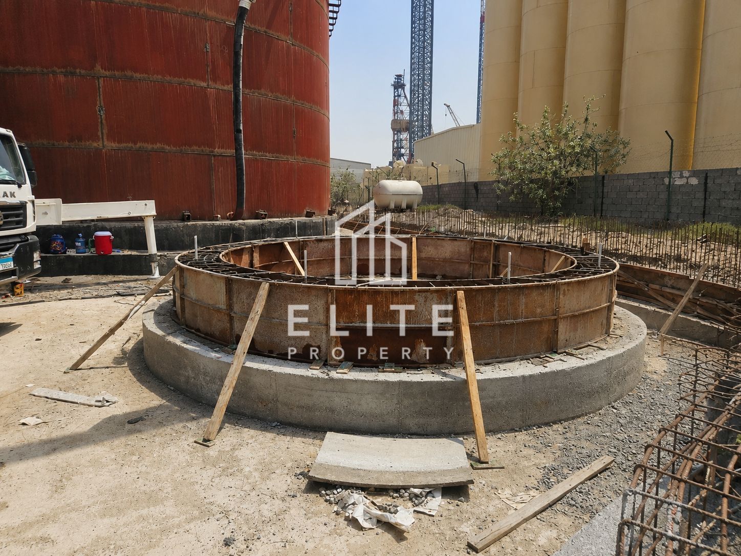 CRUDE OIL TERMINAL INVESTMENT PROPOSAL – 52,000 CBM Capacity  Sales asking price:  AED 55,000,000 / $ 15,000,000 (USD) Sharjah Free Zone, Hamriyah Zone 1, UAE