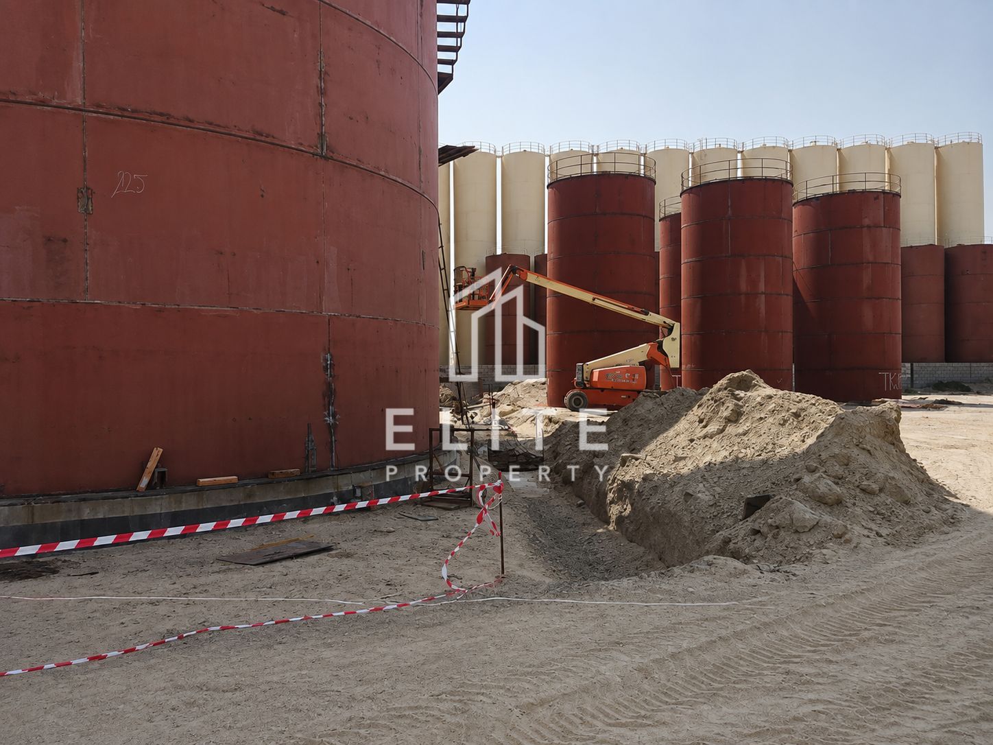 CRUDE OIL TERMINAL INVESTMENT PROPOSAL – 52,000 CBM Capacity  Sales asking price:  AED 55,000,000 / $ 15,000,000 (USD) Sharjah Free Zone, Hamriyah Zone 1, UAE