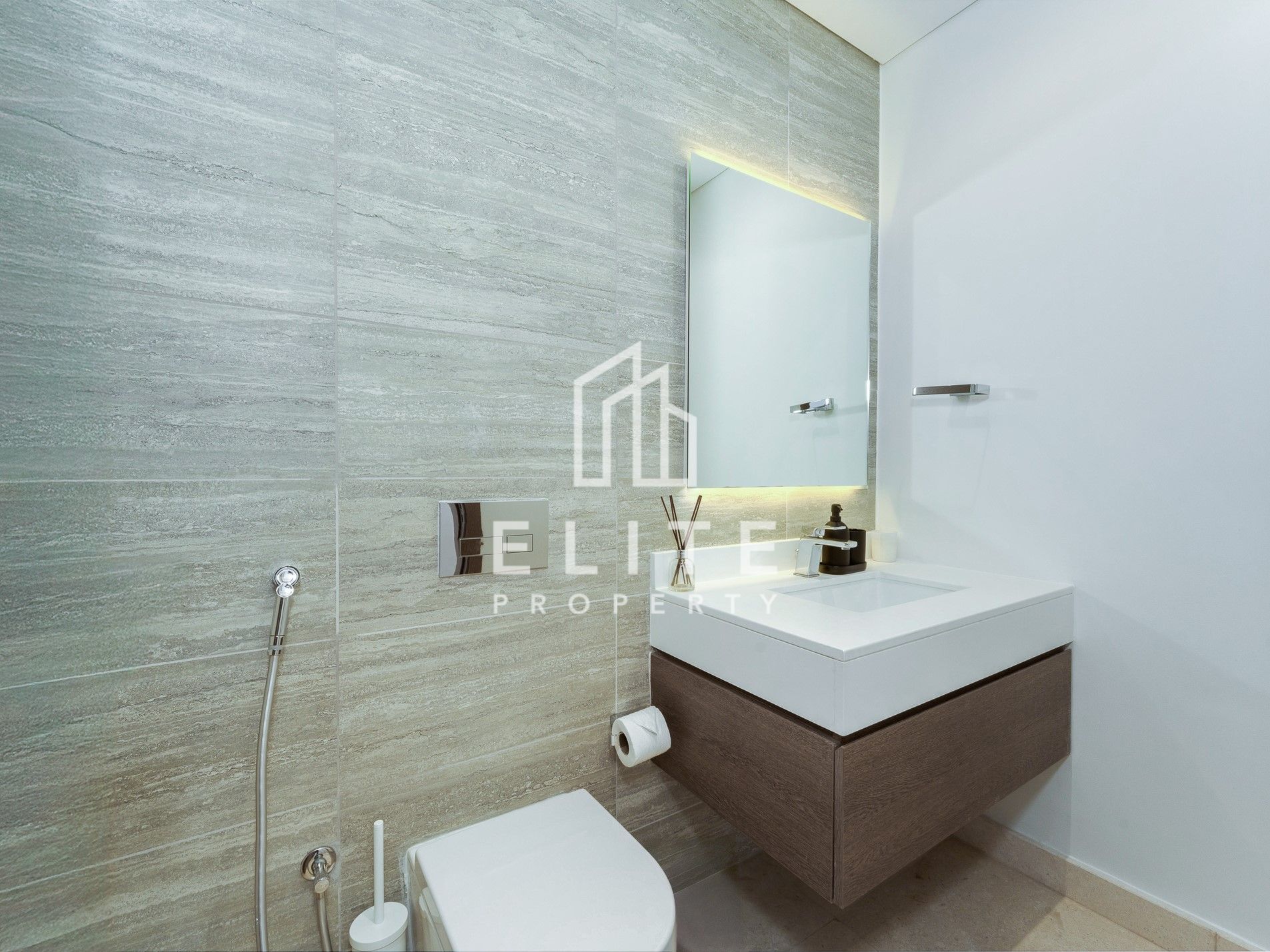 Luxury Waterfront 1BR | With direct Pool Access