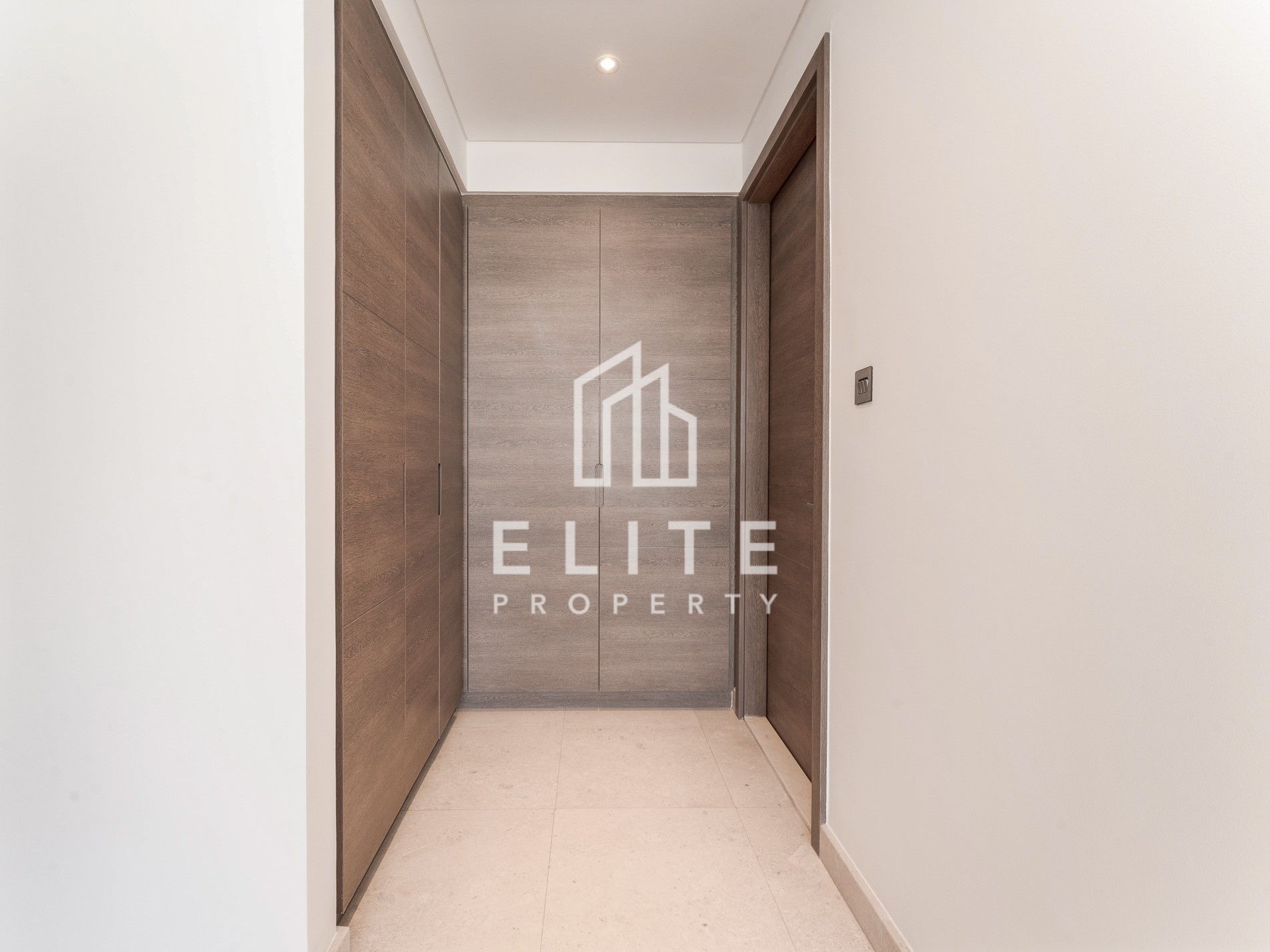 Luxury Waterfront 1BR | With direct Pool Access