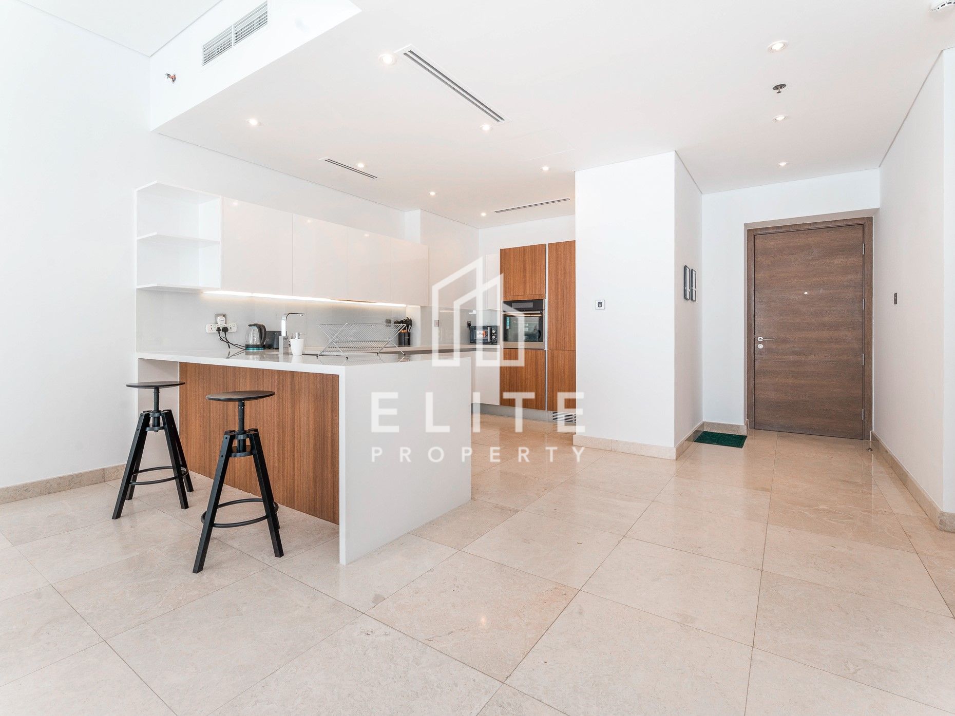 Luxury Waterfront 1BR | With direct Pool Access