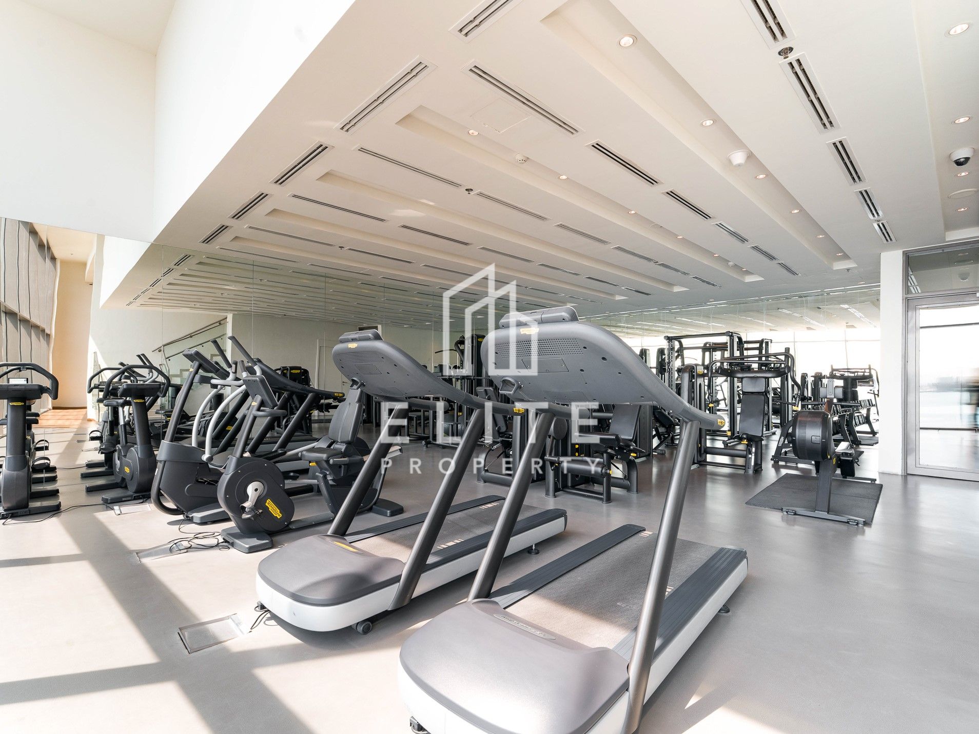 Luxury Waterfront 1BR | With direct Pool Access
