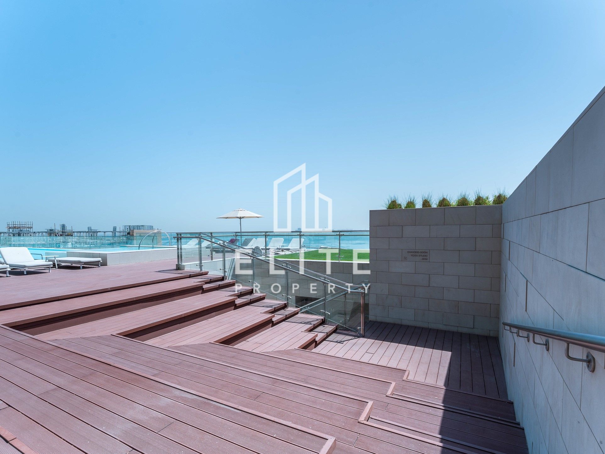 Luxury Waterfront 1BR | With direct Pool Access