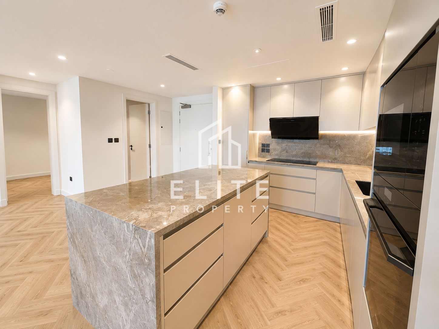 Fully Upgraded | Vacant | Sea View