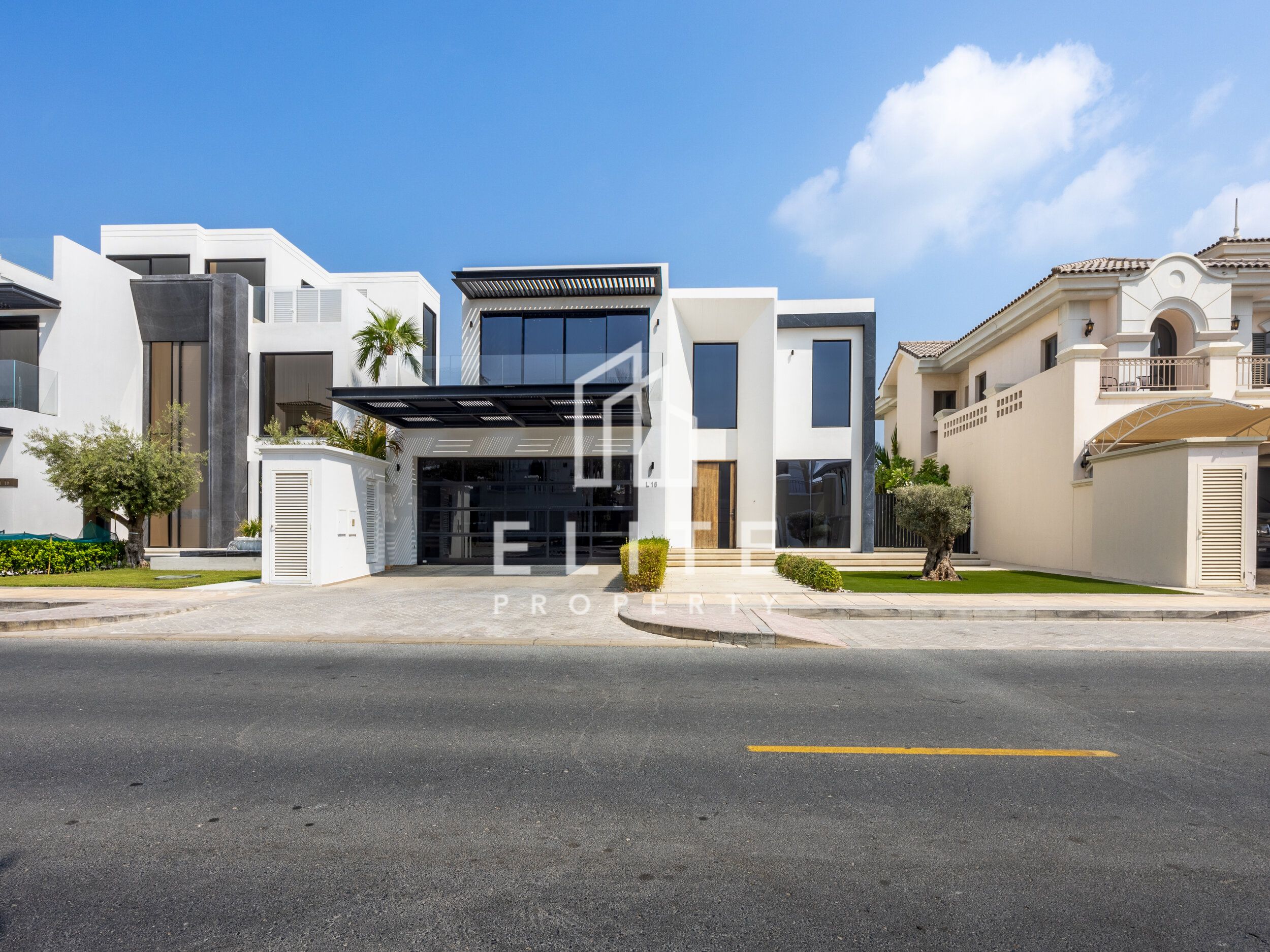 FULLY UPGRADED | EXTENDED PLOT | VACANT