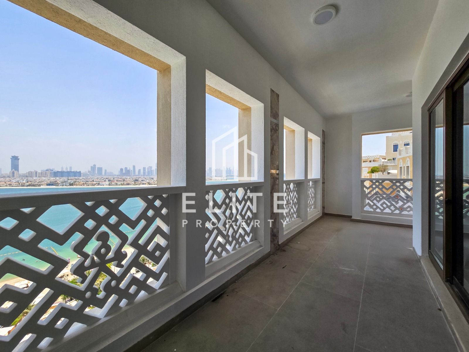 Upgraded 3 Bedrooms with Full Sea View | Vacant