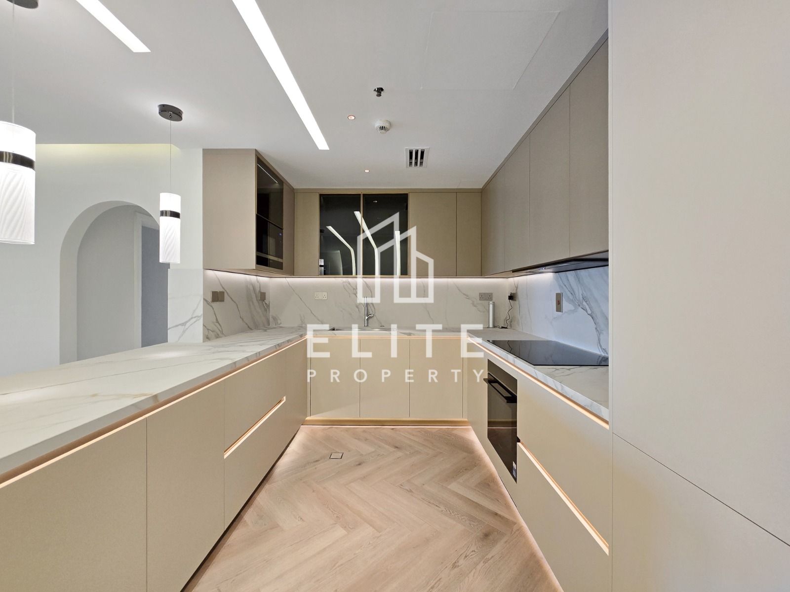 Upgraded 3 Bedrooms with Full Sea View | Vacant