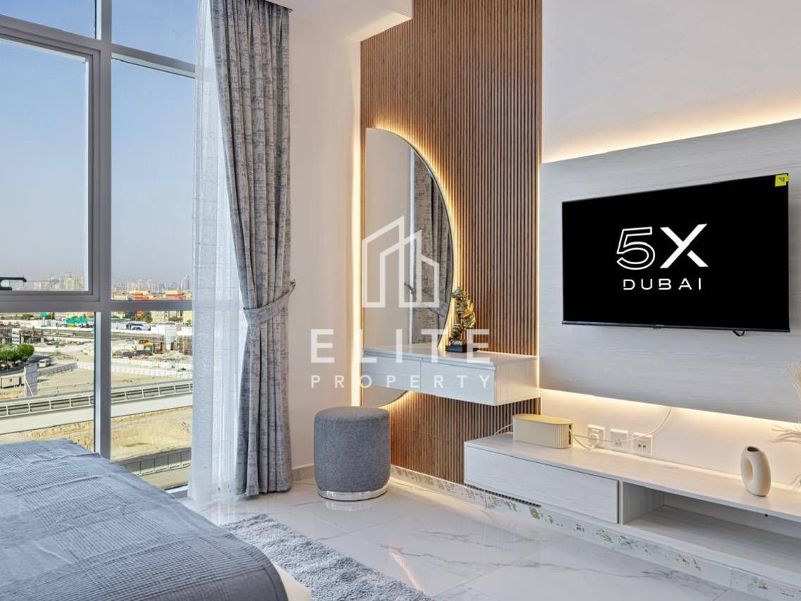 Fully Furnished | Steps from Metro | High Floor