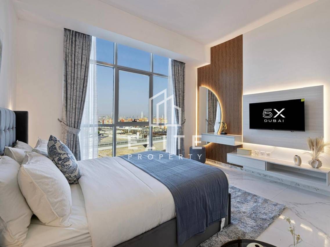 Fully Furnished | Steps from Metro | High Floor