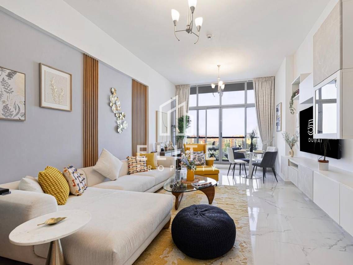 Fully Furnished | Steps from Metro | High Floor