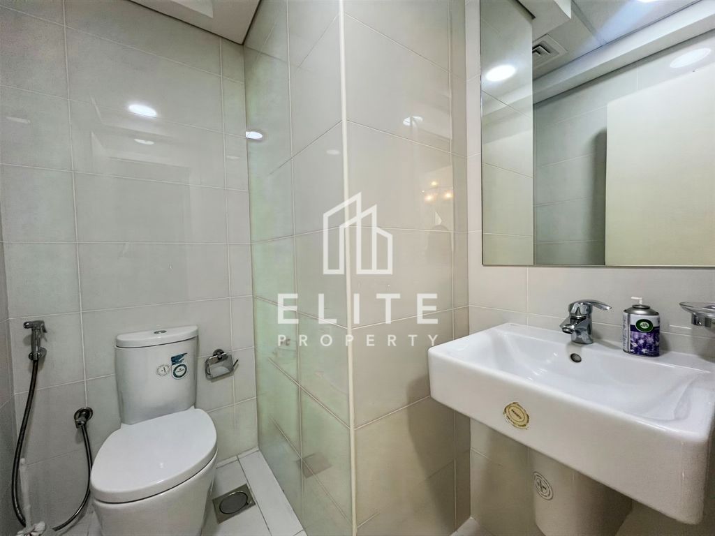 FULLY FURNISHED, AVAILABLE NOW, HIGHLY MAINTAINED