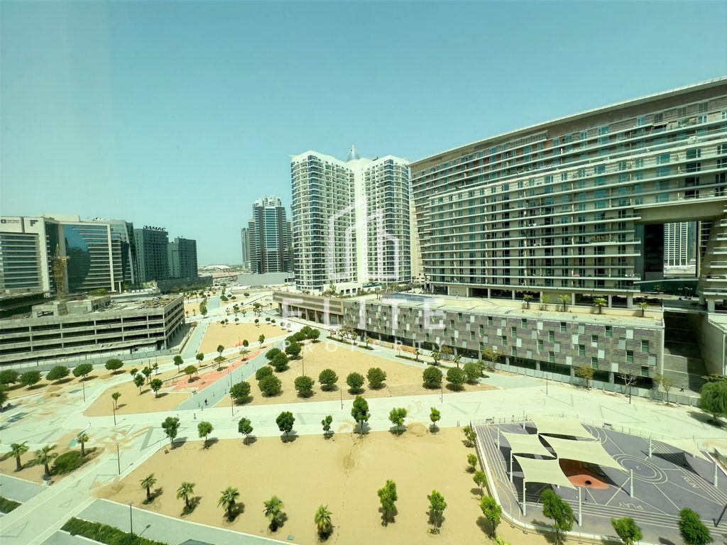 FULLY FURNISHED, AVAILABLE NOW, HIGHLY MAINTAINED
