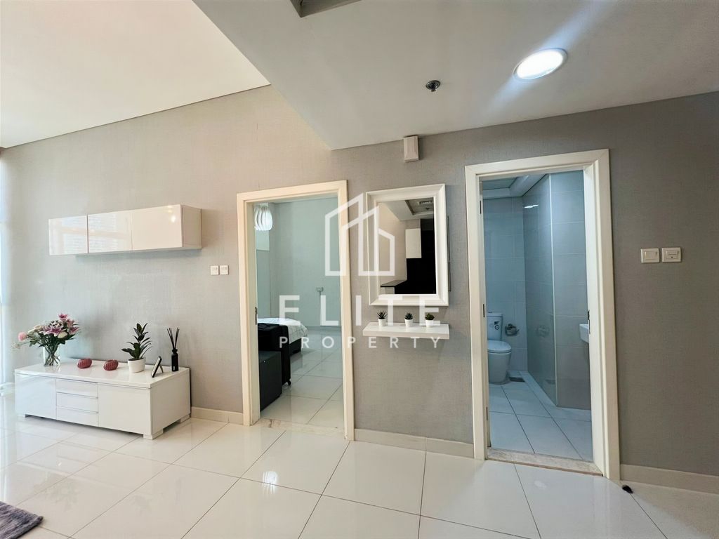 FULLY FURNISHED, AVAILABLE NOW, HIGHLY MAINTAINED